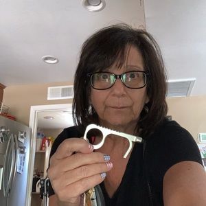 Meet your Posher, Debi